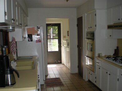 22045 Britt Oaks Dr, Alvin, TX 77511 - photo 2