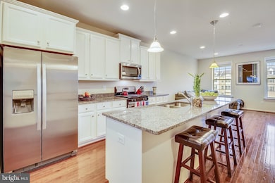 8118 Hollow Ct, Severn, MD 21144 - photo 4