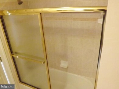 8511 Halston Way, Bethesda, MD 20814 - photo 4