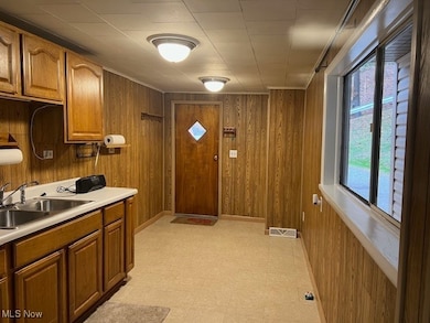 1780 Blosser Ln, Follansbee, WV 26037 - photo 3