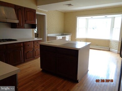 8520 Horseshoe Ln, Potomac, MD 20854 - photo 6