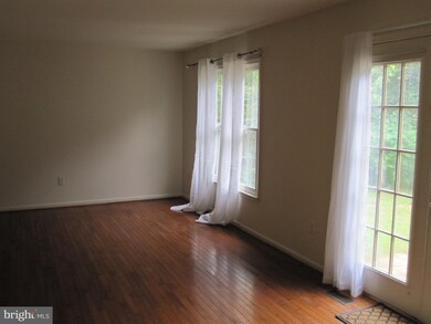 13565 Smallwood Ln, Chantilly, VA 20151 - photo 6