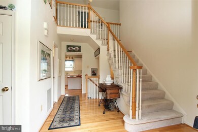 11210 Arrowleaf Ct, Germantown, MD 20876 - photo 4