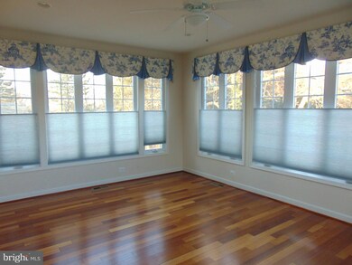 6718 Haycock Rd, Falls Church, VA 22043 - photo 3