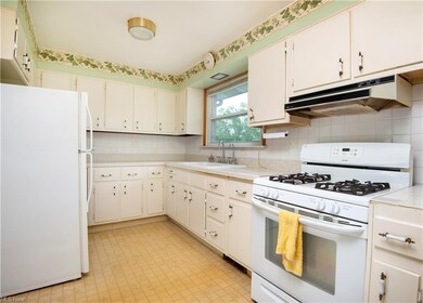 959 Eggleston Rd, Aurora, OH 44202 - photo 5