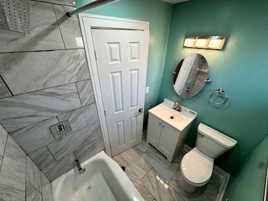 5065 W Gladys Ave unit C, Chicago, IL 60644 - photo 4