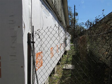 7235 Farnsworth St, Houston, TX 77022 - photo 6