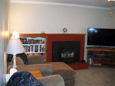 42 Janet Cir, Shrewsbury, MA 01545 - photo 2