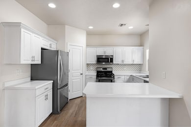 003_06-511_s_600_e-6_30