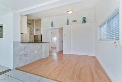 312 Sampson Ave Seaside-large-021-19-Liv