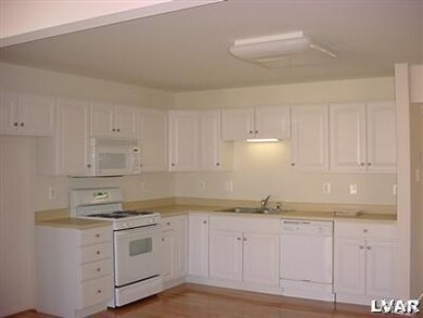 4595 Jasmine Dr, Center Valley, PA 18034 - photo 6