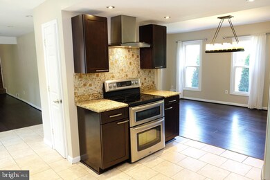 2310 Rosedown Dr, Reston, VA 20191 - photo 4