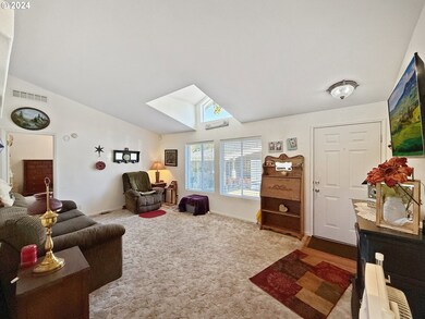 98522 Camellia Dr, Brookings, OR 97415 - photo 6