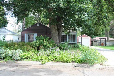 2302 Hickory Ln, Cedar Falls, IA 50613 - photo 4