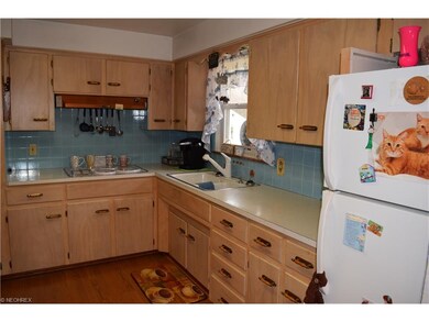 356 37th St SW, Barberton, OH 44203 - photo 5