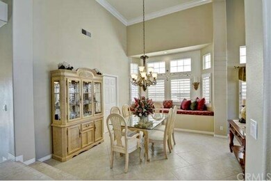 FORMAL DINING ROOM & WINDOW SEAT, MULTI WINDOWED, 