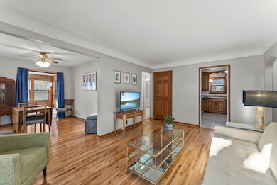 17-web-or-mls-5504 37th Ave S-103.jpg