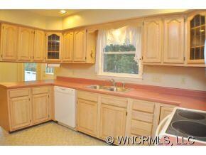 431 Heather Marie Dr, Hendersonville, NC 28792 - photo 5