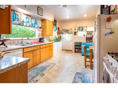 1100 N Park Ave, Eugene, OR 97404 - photo 6