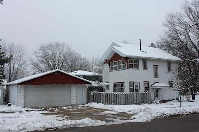 1227 W 2nd St, Cedar Falls, IA 50613 - photo 4