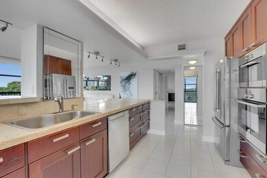 600 Parkview Dr unit 531, Hallandale Beach, FL 33009 - photo 4