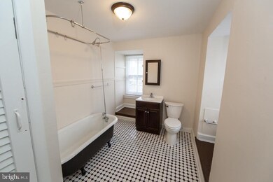 301 S Broad St unit 6, Kennett Square, PA 19348 - photo 5