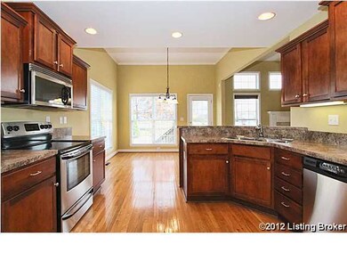 6208 Saskatchewan Dr, Louisville, KY 40228 - photo 6