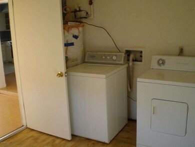 312 E Mahoney St, Winslow, AZ 86047 - photo 4