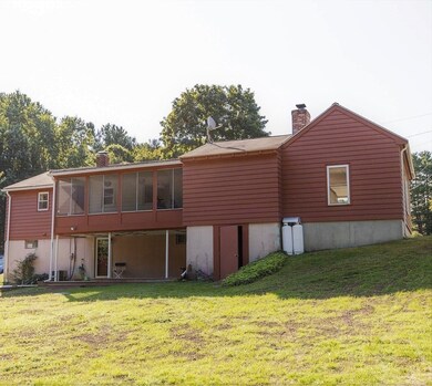 23 Pine Grove Cir, Uxbridge, MA 01569 - photo 5