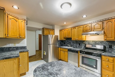 81 E 24th St, Bayonne, NJ 07002 - photo 7