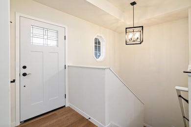 2 FOYER