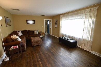 33 Jones Rd, Saratoga Springs, NY 12866 - photo 4