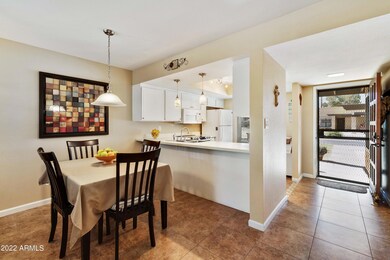 Dining/entrance