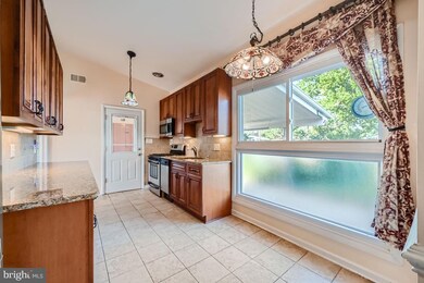 6800 Diana Ct, Baltimore, MD 21209 - photo 4