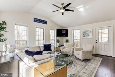 322 Hillsmere Dr, Annapolis, MD 21403 - photo 4