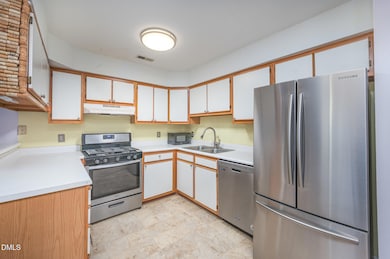 380 Summerwalk Cir unit 380, Chapel Hill, NC 27517 - photo 6