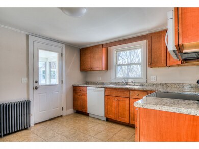 275 Thornton St, Portsmouth, NH 03801 - photo 6