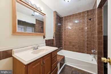 1000 Rollins Ave, Capitol Heights, MD 20743 - photo 7