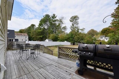 16 Boundary Way Deck and Yard - Copy