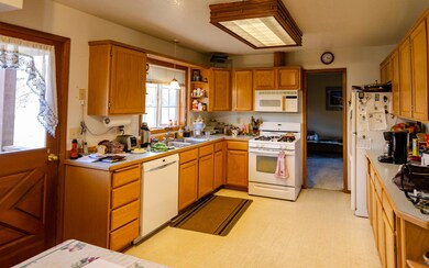 607 S Stevens St, Chewelah, WA 99109 - photo 6