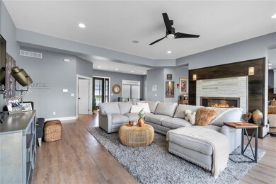 3005 Forrest Meadow Ln, Hiawatha, IA 52233 - photo 7