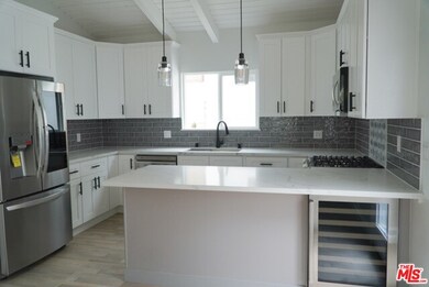 21819 Dumetz Rd, Woodland Hills, CA 91364 - photo 3