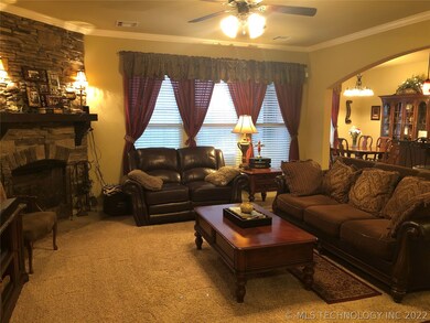 8101 S Hemlock Ave, Broken Arrow, OK 74011 - photo 4