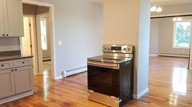 42 Windsor St, Worcester, MA 01605 - photo 4