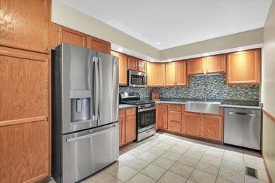 unlisted-address, Champaign, IL 61822 - photo 4