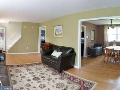 588 Hillside Dr, Lansdale, PA 19446 - photo 4