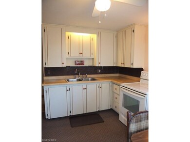 Eat-in kitchen