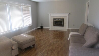ANOTHER VIEW OF THIS BEAUTIFUL LIVING ROOM - PICTURE WAS TAKEN BEFORE THE MOVE