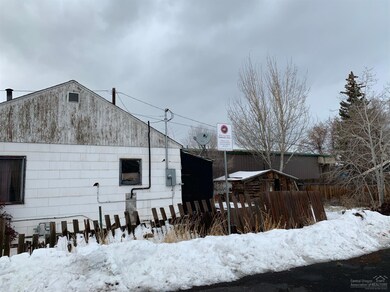 220 SE Willow Ln, Bend, OR 97702 - photo 3