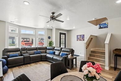 899 S Lincoln Ave #3-17